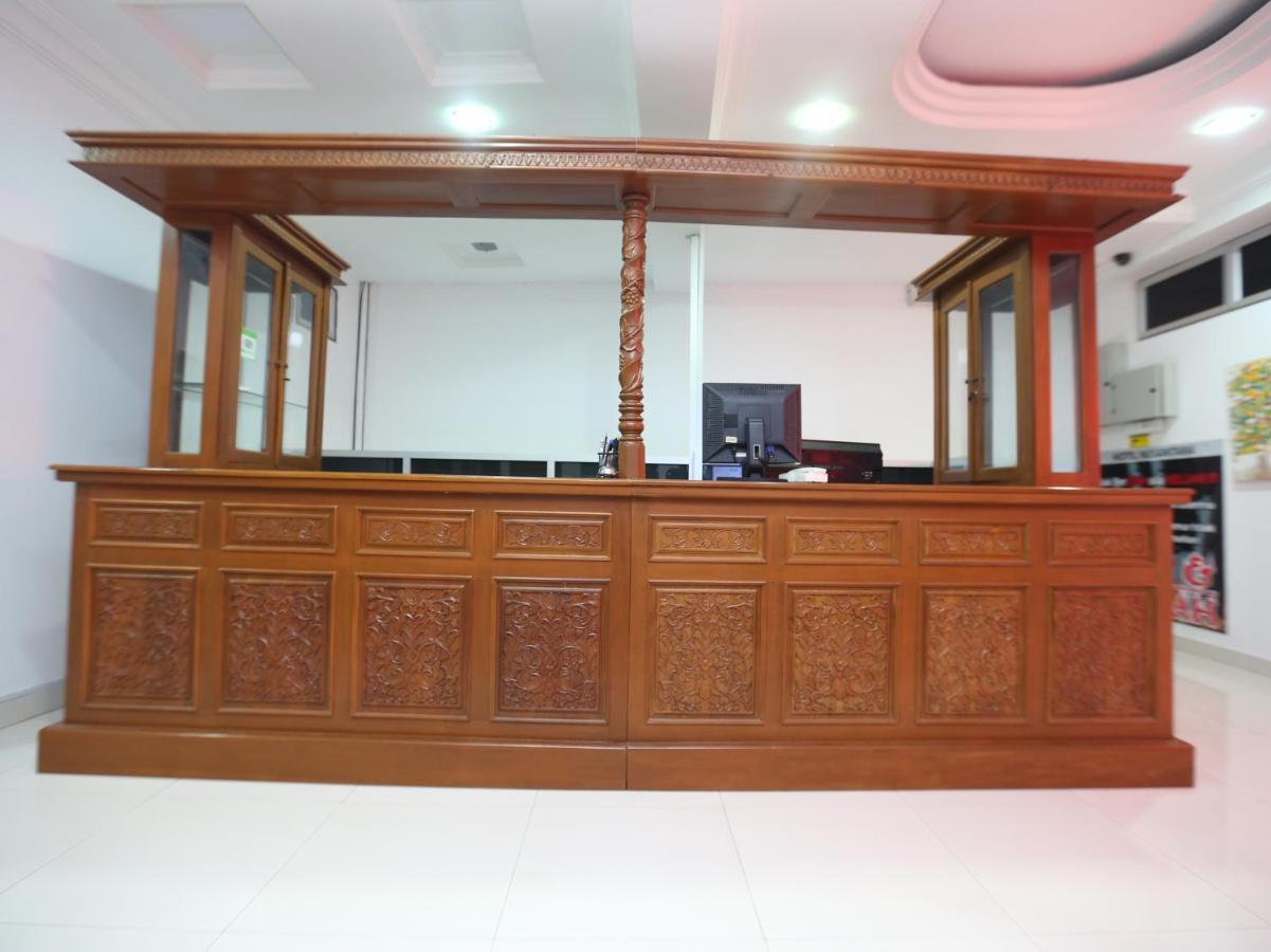Super Oyo 89435 Nusantara Group Hotel Jertih Buitenkant foto